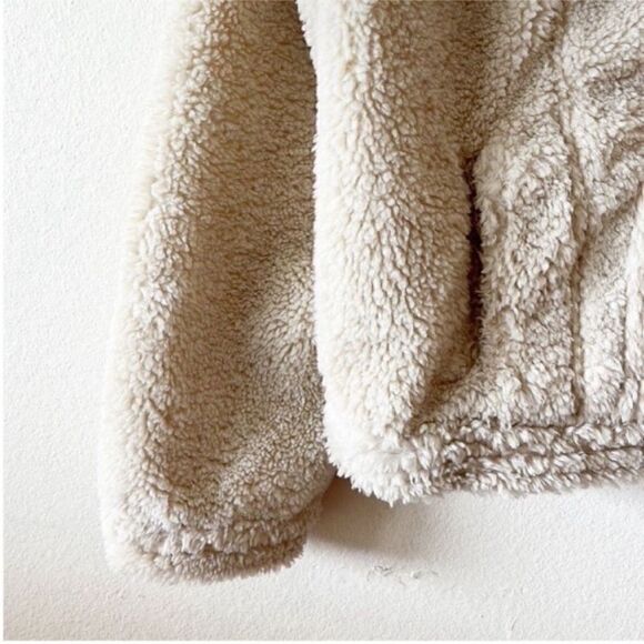 Olivaceous Fuzzy Sherpa Teddy Button Jacket - Picture 4 of 9